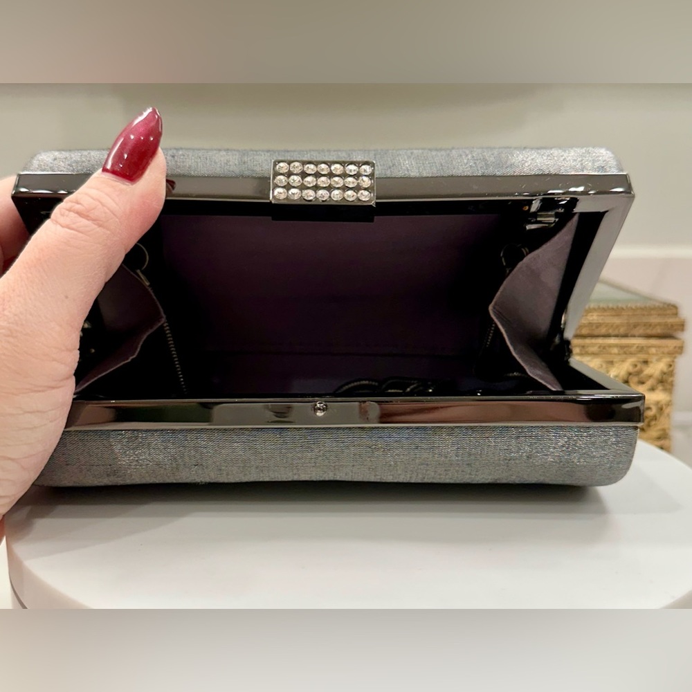 VTG Bloomingdale’s Metallic Silver Evening Bag w/ Crystal Clasp - VGUC - Picture 9 of 17
